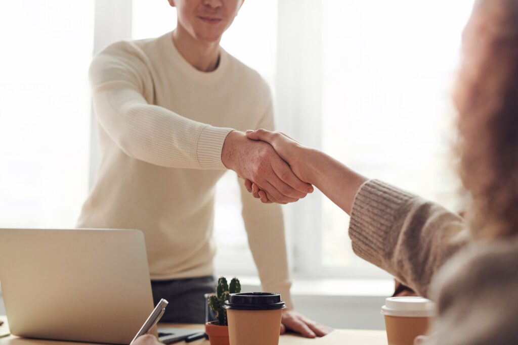 Content hub strategy connecting a central content resource with supporting SEO articles